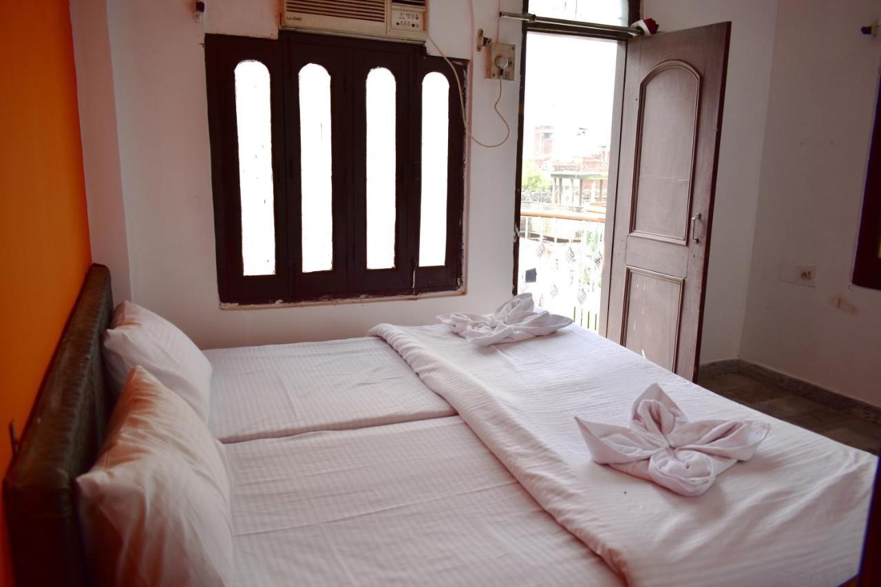 Sandhya Guest House Varanasi Near Ganga River Exterior photo