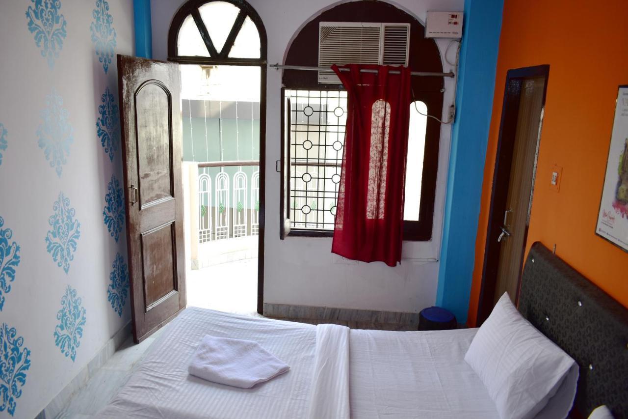 Sandhya Guest House Varanasi Near Ganga River Exterior photo