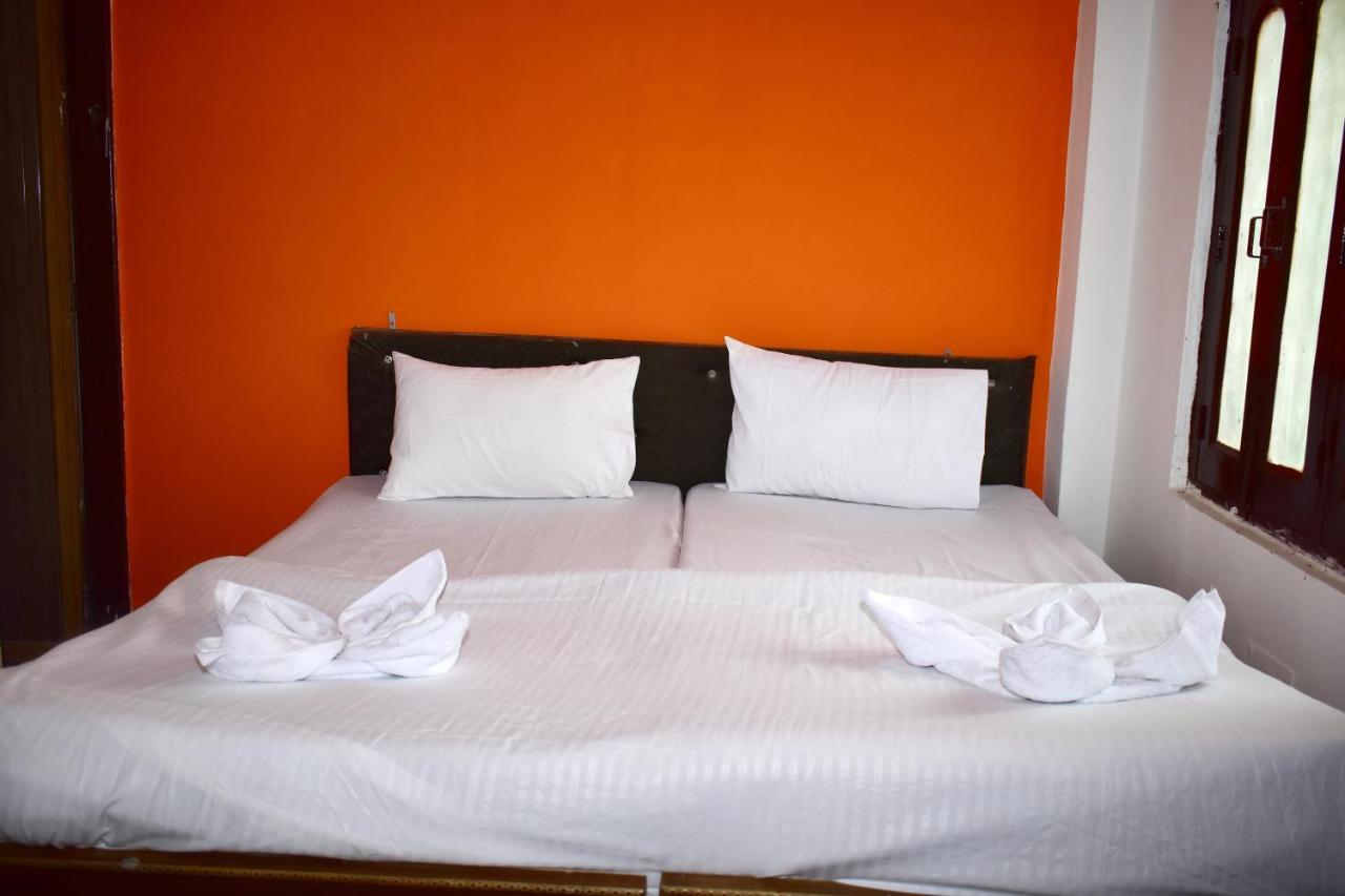 Sandhya Guest House Varanasi Near Ganga River Exterior photo