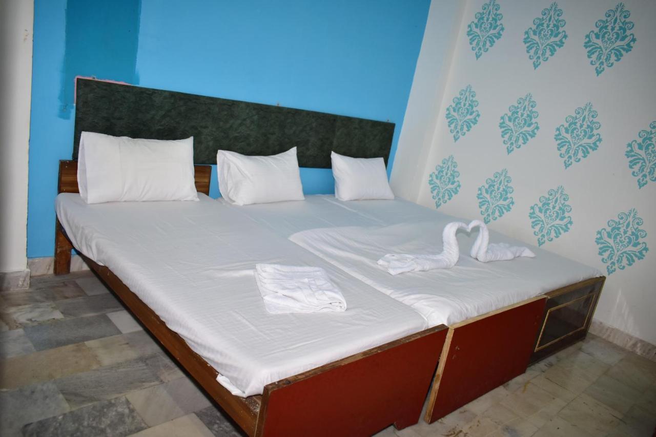 Sandhya Guest House Varanasi Near Ganga River Exterior photo