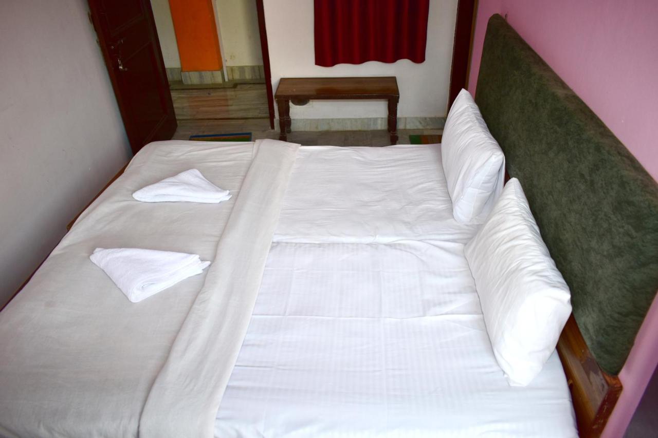 Sandhya Guest House Varanasi Near Ganga River Exterior photo