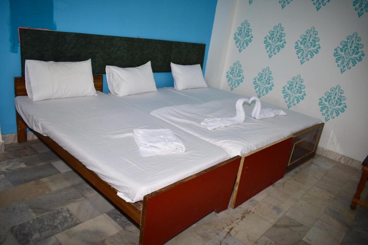 Sandhya Guest House Varanasi Near Ganga River Exterior photo