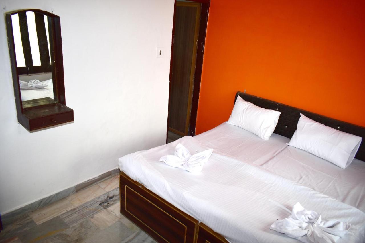 Sandhya Guest House Varanasi Near Ganga River Exterior photo