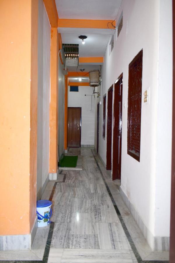 Sandhya Guest House Varanasi Near Ganga River Exterior photo