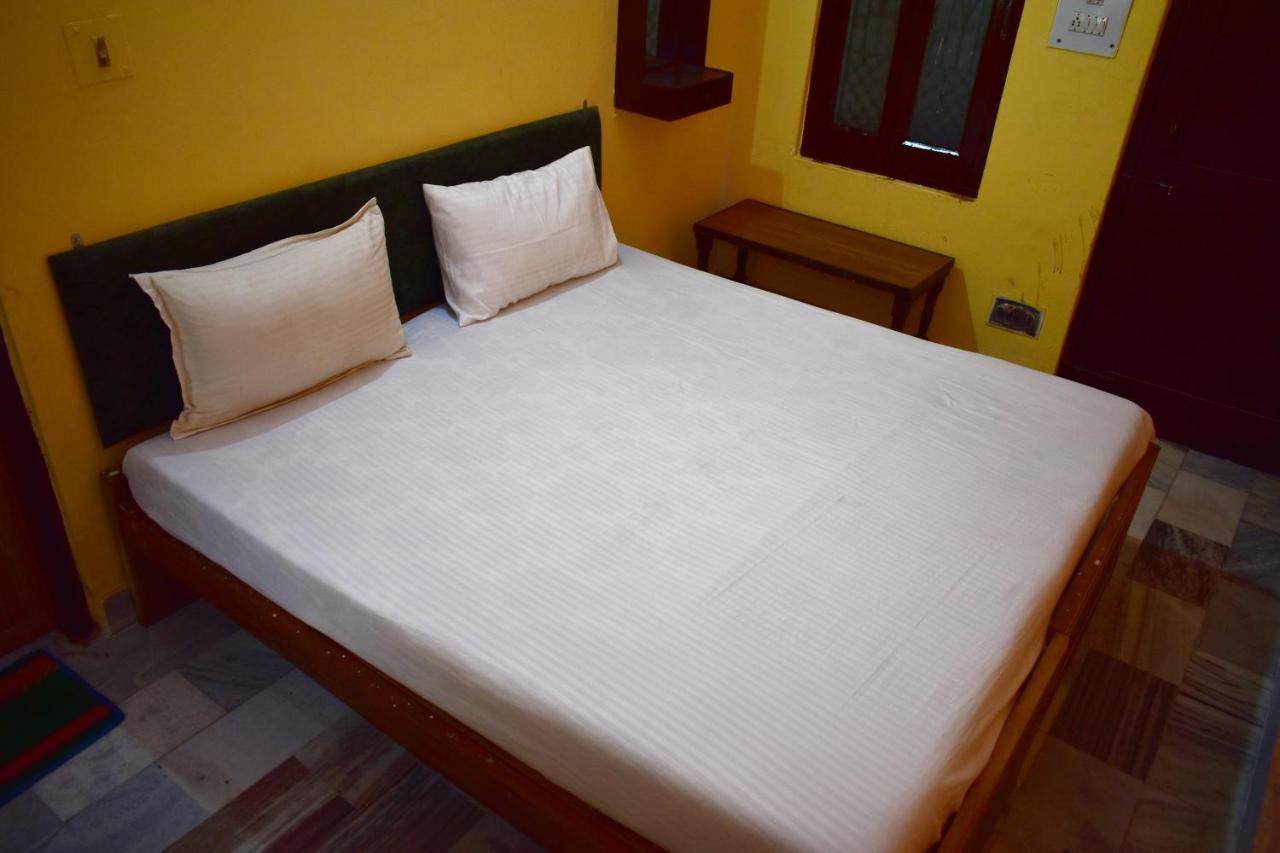 Sandhya Guest House Varanasi Near Ganga River Exterior photo