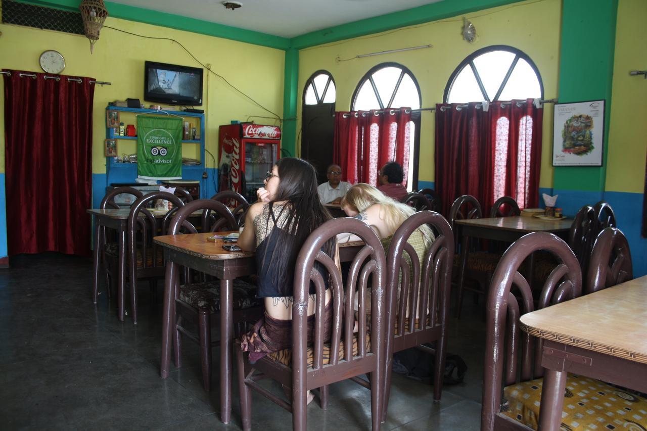 Sandhya Guest House Varanasi Near Ganga River Exterior photo