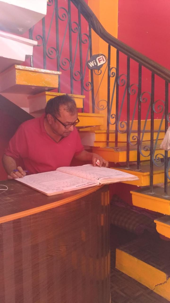 Sandhya Guest House Varanasi Near Ganga River Exterior photo